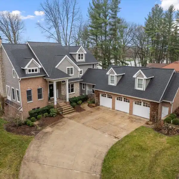 SERENE LUXURY HOME ON THE MILL POND