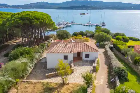 Seafront Villa in Exclusive and Unique Location