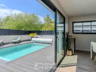 Lovely Contemporary Home with Pool