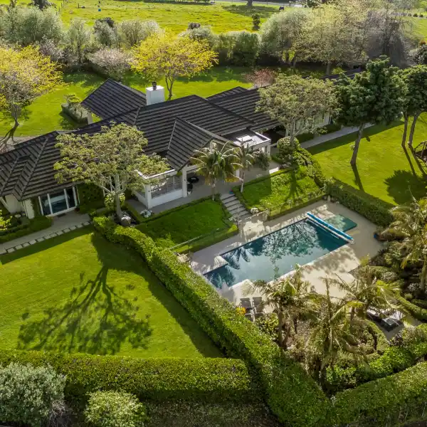 EXCEPTIONALLY DESIGNED RESIDENT WITH SPECTACULAR GARDENS