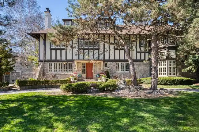 Grand Circa 1908 Residence