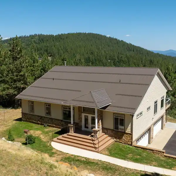 UNPARALLELED LUXURY AND TRANQUILITY ON OVER 16 ACRES