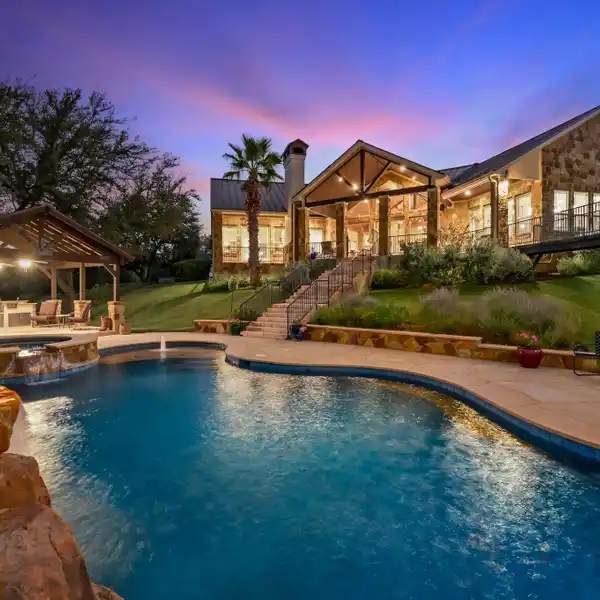 ENTERTAINER’S DREAM WITH POOL, SPA, PAVILION