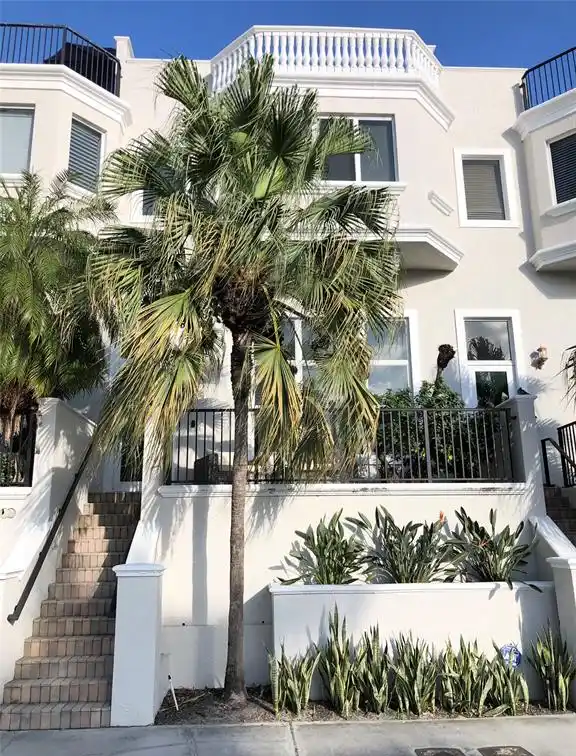 Three Bedroom Townhome in the Heart of Fort Lauderdale