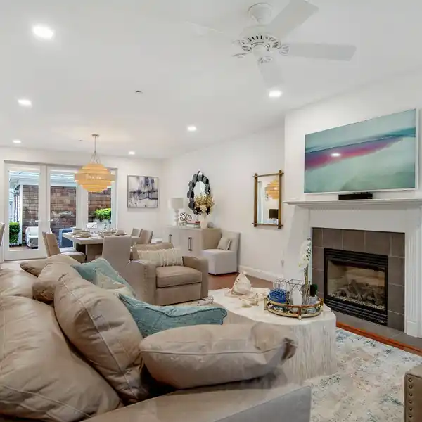 CHIC CONDO ESCAPE NEAR SOUTHAMPTON VILLAGE