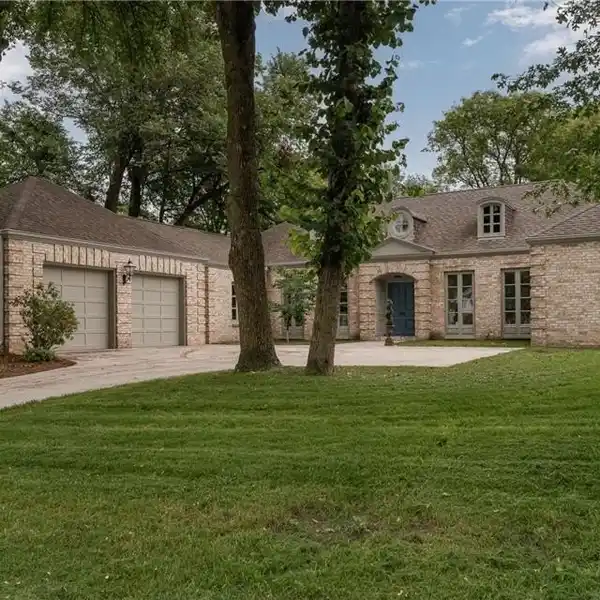 FRENCH STYLE HOME DESIGNED BY INCREDIBLE ARCHITECT