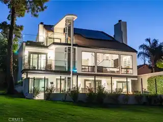 Modern Lakefront Luxury Estate on Calabasas Lake