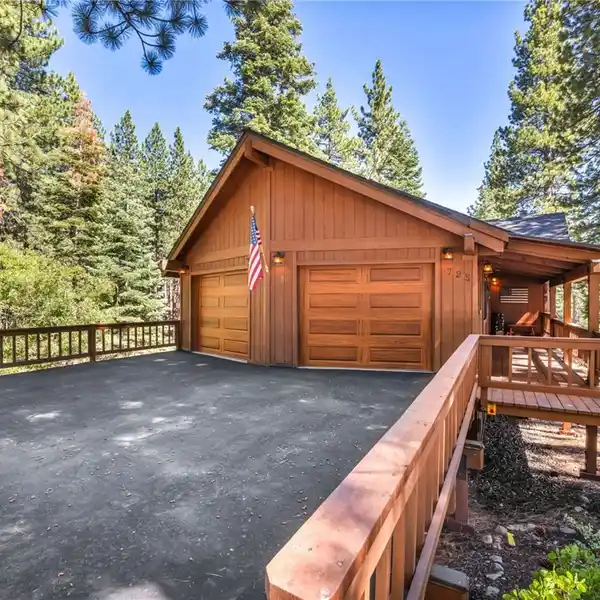 COMFORT AND CHARM WITH A CONNECTION TO NATURE