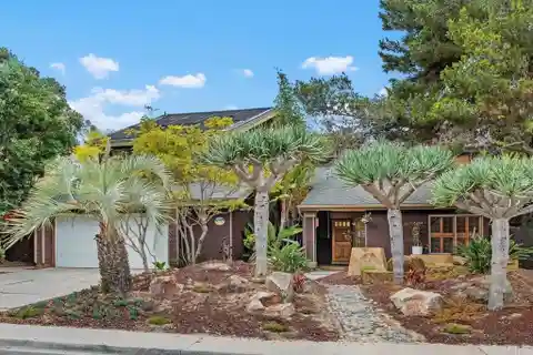 Coastal Home in Prime Location