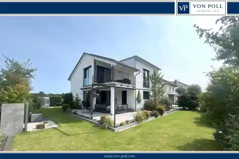 Dreamlike and Spacious Detached House