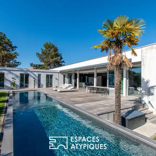 CALIFORNIAN-STYLE VILLA WITH HEATED SALTWATER POOL