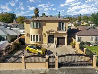 Stunning Custom Home Near Arts District