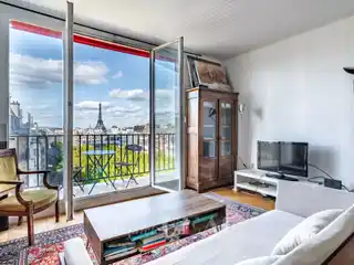 Peaceful Apartment with a Commanding View