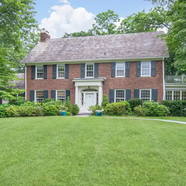 RED BRICK GEORGIAN IN LAWRENCE PARK WEST