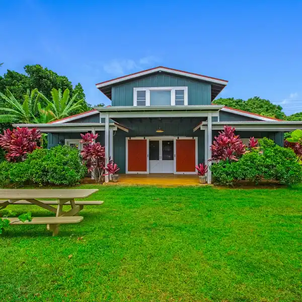 THE ULTIMATE MODERN FARM-STYLE RETREAT