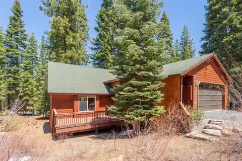 Rare Single-level Property in a Private Tahoe Donner Setting
