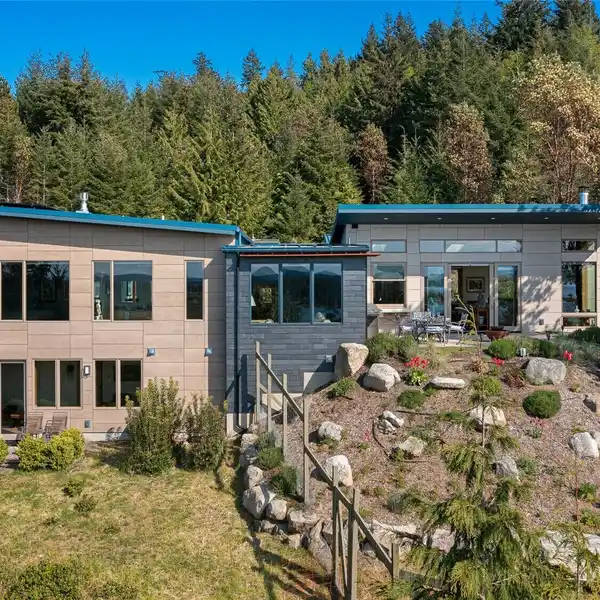 A SANCTUARY THAT MAKES A STATEMENT