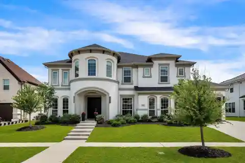 Extraordinary Estate in Gated Lexington