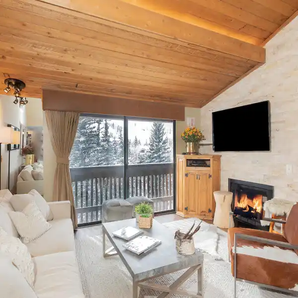 TOP-FLOOR CORNER RESIDENCE ON GORE CREEK