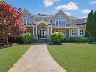Engaging Masterpiece on Five Acres