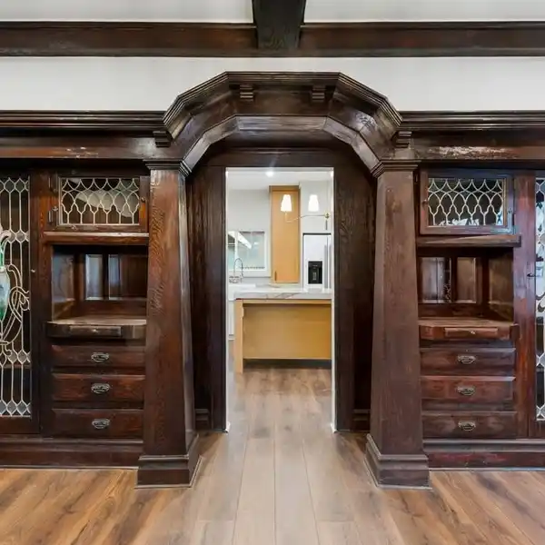 STUNNING 1909 CRAFTSMAN STYLE HOME