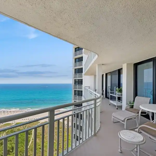 UNIQUE OPPORTUNITY FOR A BEAUTIFULLY DESIGNED RESIDENCE