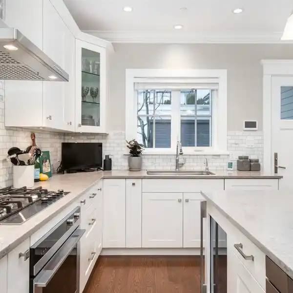 IMMACULATE CRAFTSMAN-STYLE HOME