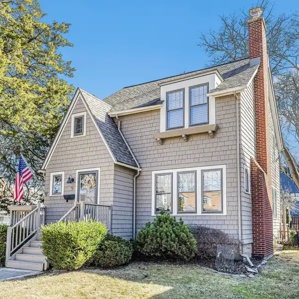 CHARMING HOME IN THE SHADOW OF MICHIGAN STADIUM