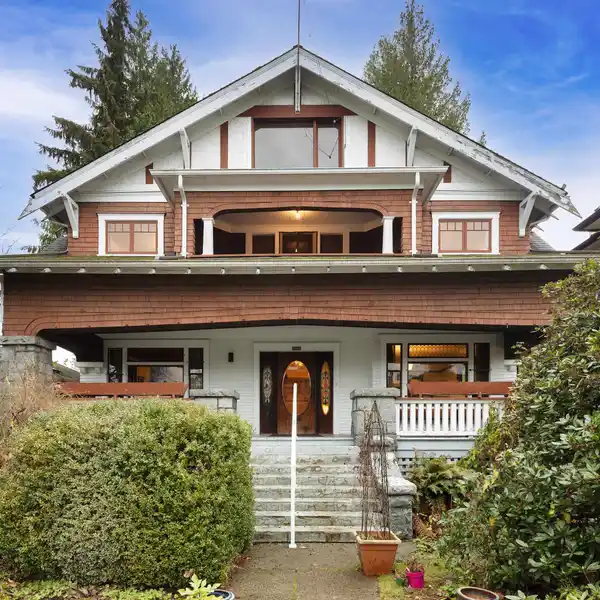 RARE SIDE-GABLED CRAFTSMAN-STYLE RESIDENCE IN MACKENZIE HEIGHTS