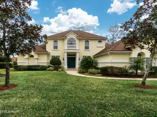 Executive-level Pool Home in Prestigious Eagle Harbor
