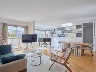 Elegant Apartment with Eiffel Tower Terrace Views