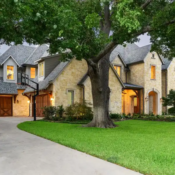 EXQUISITE CUSTOM ESTATE IN A HOT NEIGHBORHOOD