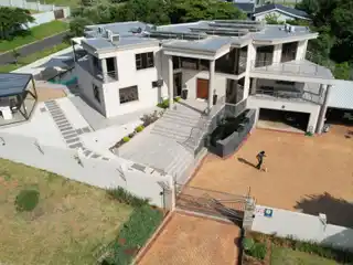 Modern Masterpiece in the Prestigious Sheffield Beach Area