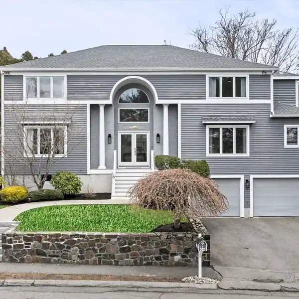 MOVE-IN READY HOME ON A QUIET CUL-DE-SAC