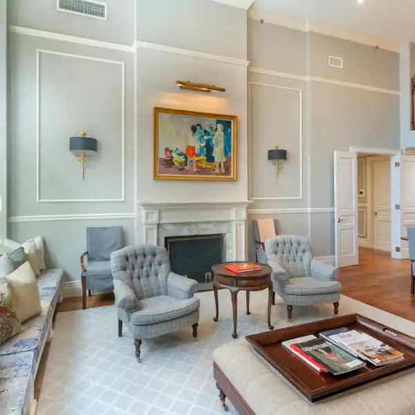 COMPLETELY RENOVATED LOFT