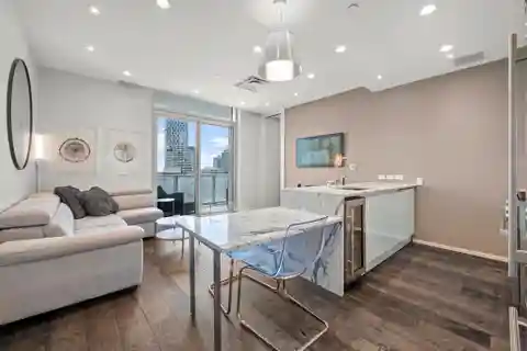 Contemporary Pied-A-Terre in the Austonian