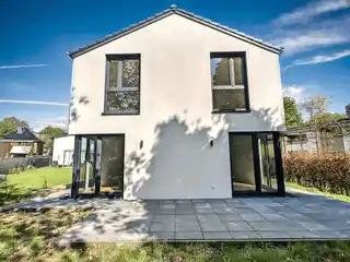 Modern Home with Large Garden