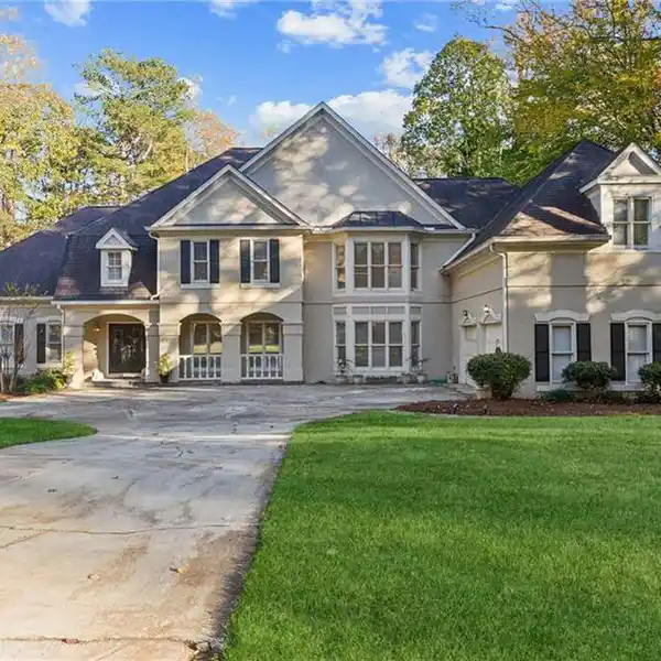 EXQUISITE ESTATE HOME