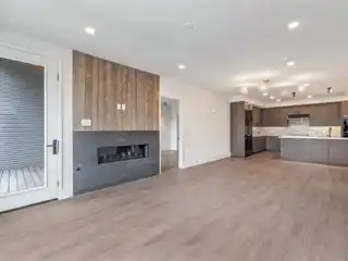 Excellent Home at the Base of Mount Royal