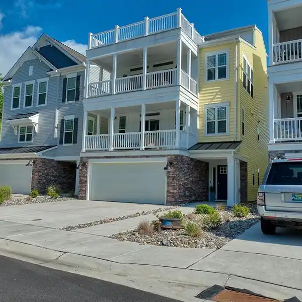 EXQUISITE RESIDENCE IN OYSTER HOUSE VILLAGE