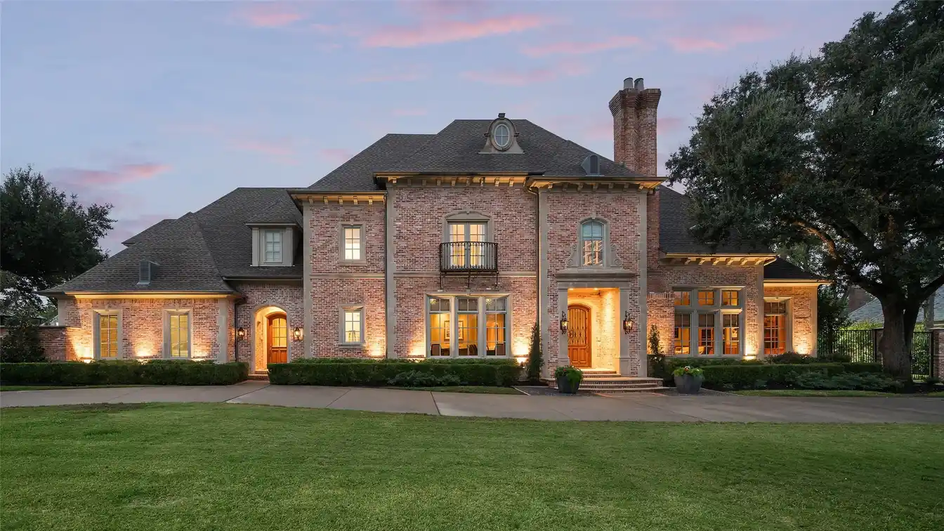 Timeless Stunner on over an Acre in the Heart of Dallas