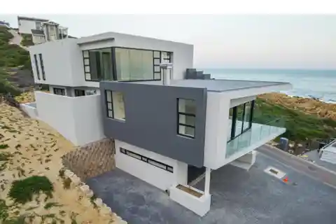 Luxury Coastal Living at Pinnacle Point Golf Estate