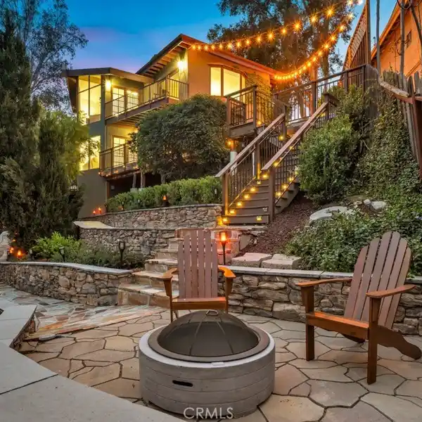 EXCEPTIONAL RETREAT IN THE HILLS