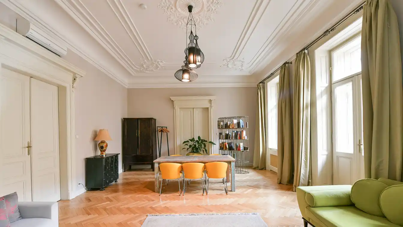Unique Large Apartment with a Flexible Layout