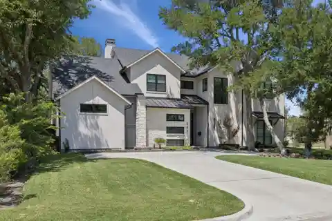 Immaculate Home in Exclusive Melshire Estates