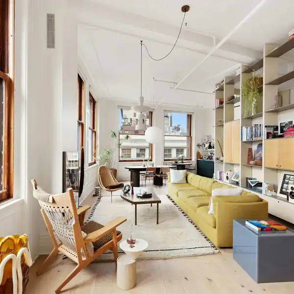 REFINED LIGHT-FILLED LOFT