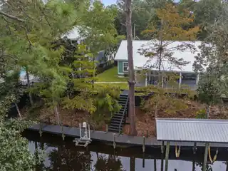 Experience the Beauty of Waterfront Living