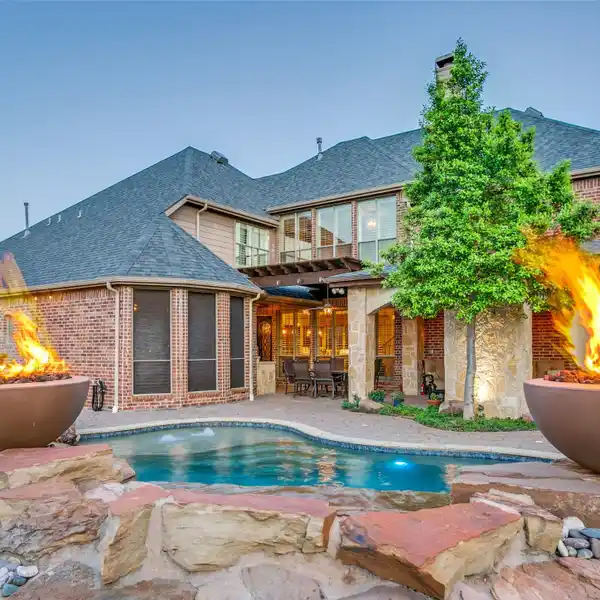 THOUGHTFULLY DESIGNED LUXURY HOME IN CASTLE HILLS