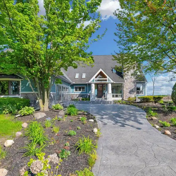 INCREDIBLE LAKEFRONT PROPERTY