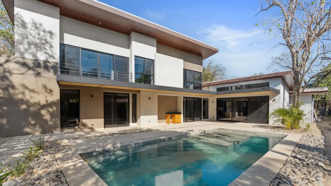 Casa Las Baulas: Coastal Elegance Steps from Playa Grande